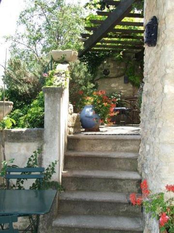 مبيت وإفطار فيناسك La Maison Aux Volets Bleus المظهر الخارجي الصورة